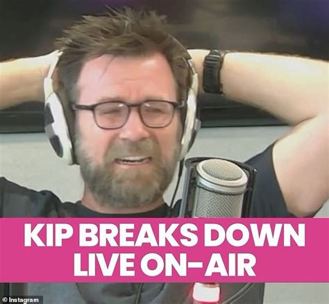 Radio host Kip Wightman breaks down live on air as he talks。